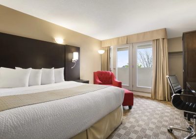Days Inn & Suites