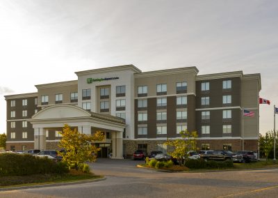 Holiday Inn Express & Suites