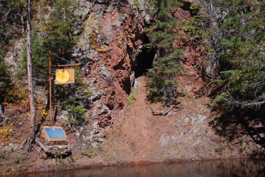The Cliff at Ochre Mine (Hell's Gate)