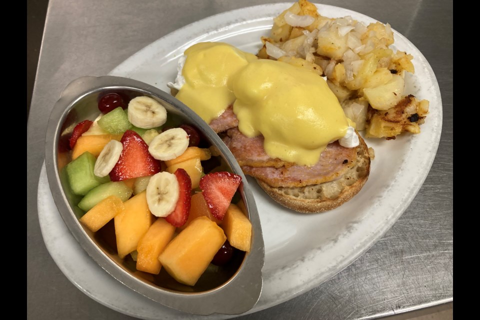 Fifty's Diner Eggs Benedict