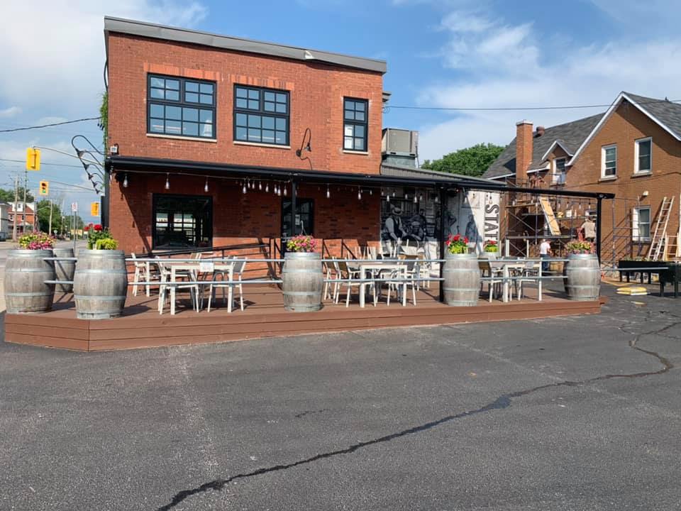 Station Tap House North Bay patio