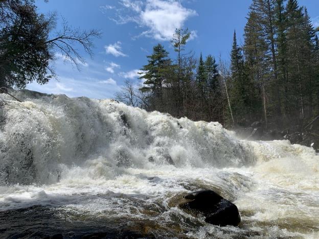 Paresseux Falls Paresseux Falls on the Mattawa River, near Pimisi Bay, North Bay Ontario